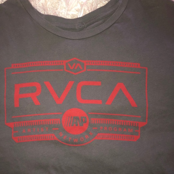 Men’s RVCA Tee.  L - Picture 4 of 7